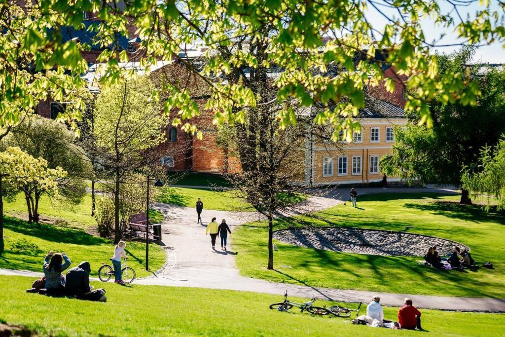 Downtown Light-Filled Retreat Apartment Helsinki Ngoại thất bức ảnh