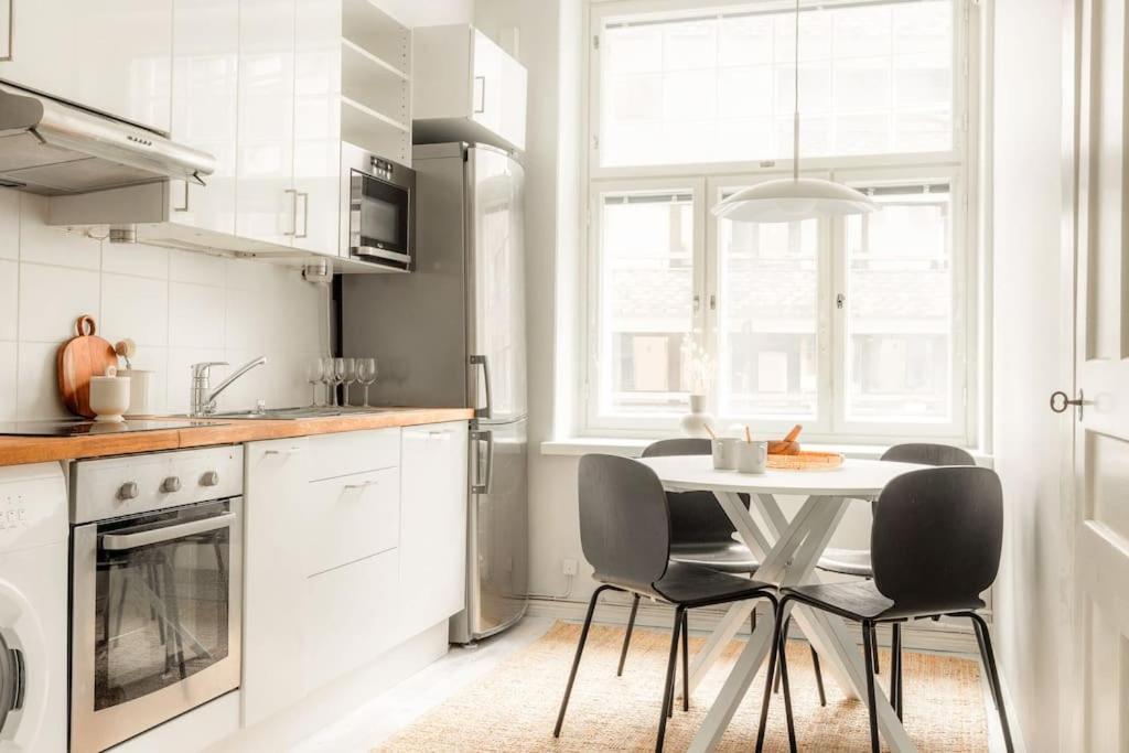 Downtown Light-Filled Retreat Apartment Helsinki Ngoại thất bức ảnh